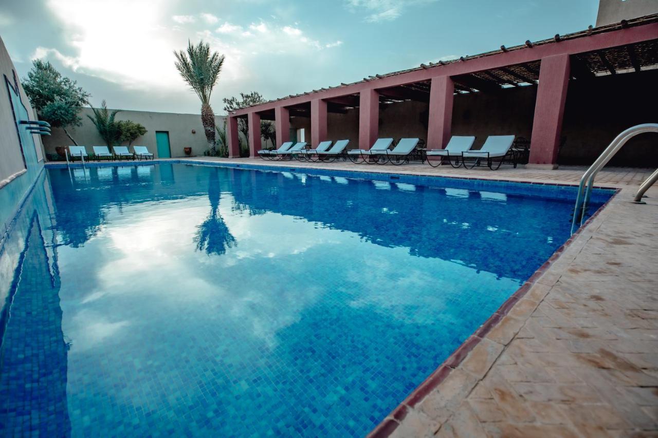 Dar El Janoub Hotel Merzouga Bagian luar foto